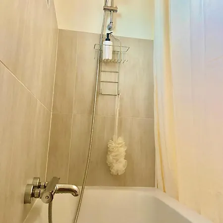 2parkings, 2min Petitevenise-xmarche Apartament